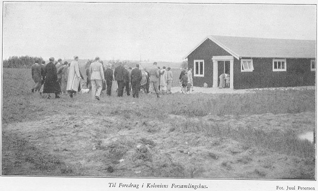 Til Foredrag i Koloniens Forsamlingshus