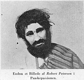 Endnu et Billede af Robert Petersen i Paaskepassionen.