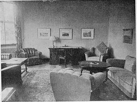 Fra Dagligstuen paa Klintsøgaard (Foto: Martinus)