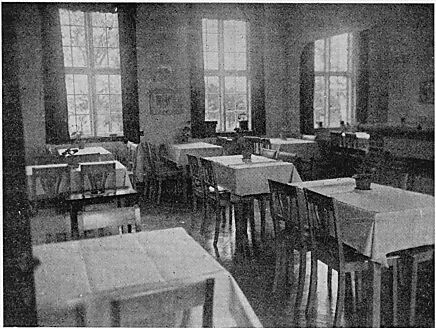 Fra Spisesalene paa Klintsøgaard (Foto: Martinus)