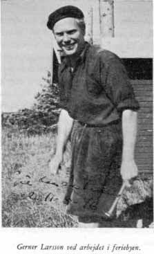 Gerner Larsson ved arbejdet i feriebyen.
